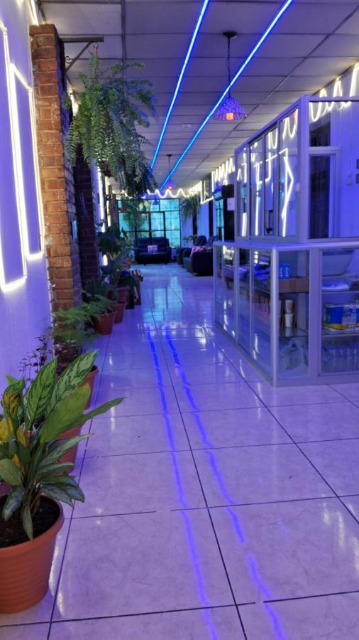 Hotel Kamelot Parque Central Quetzaltenango Exteriör bild