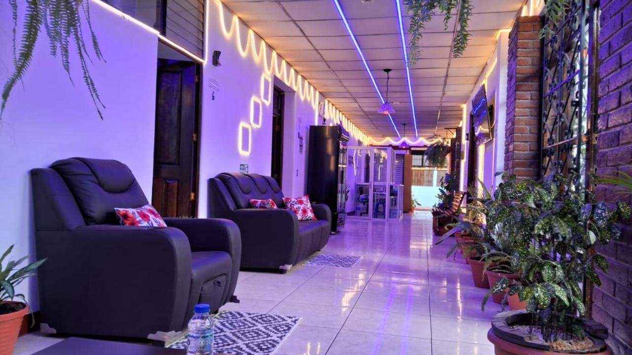 Hotel Kamelot Parque Central Quetzaltenango Exteriör bild