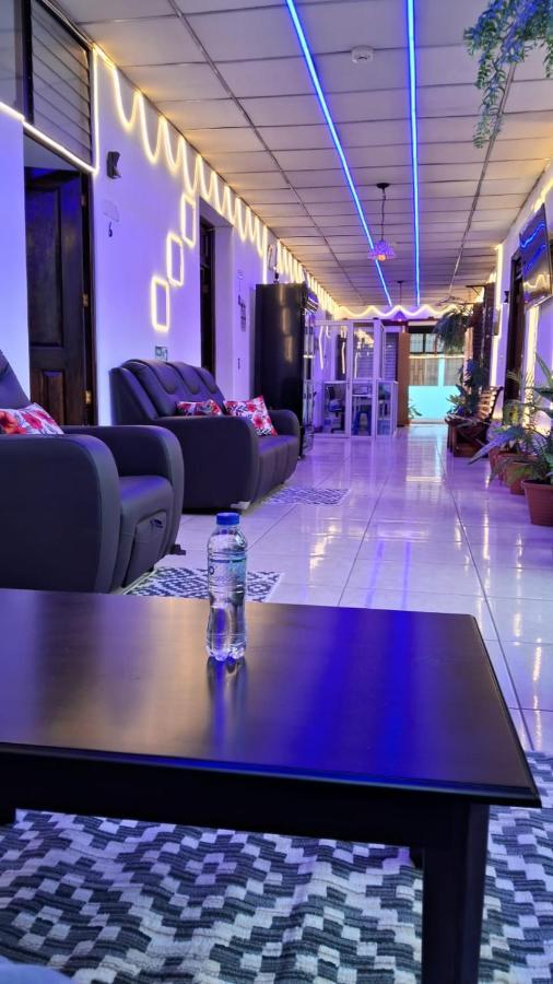 Hotel Kamelot Parque Central Quetzaltenango Exteriör bild