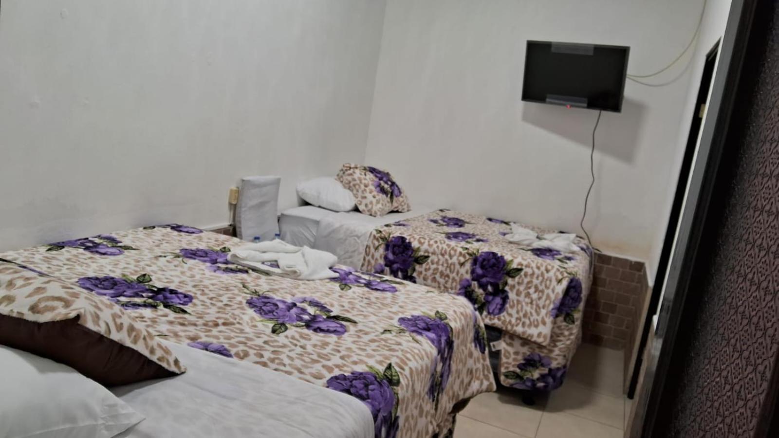 Hotel Kamelot Parque Central Quetzaltenango Exteriör bild