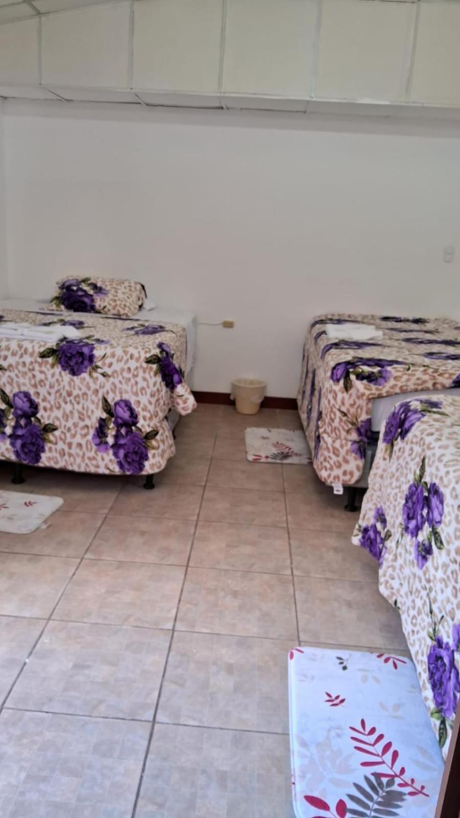 Hotel Kamelot Parque Central Quetzaltenango Exteriör bild