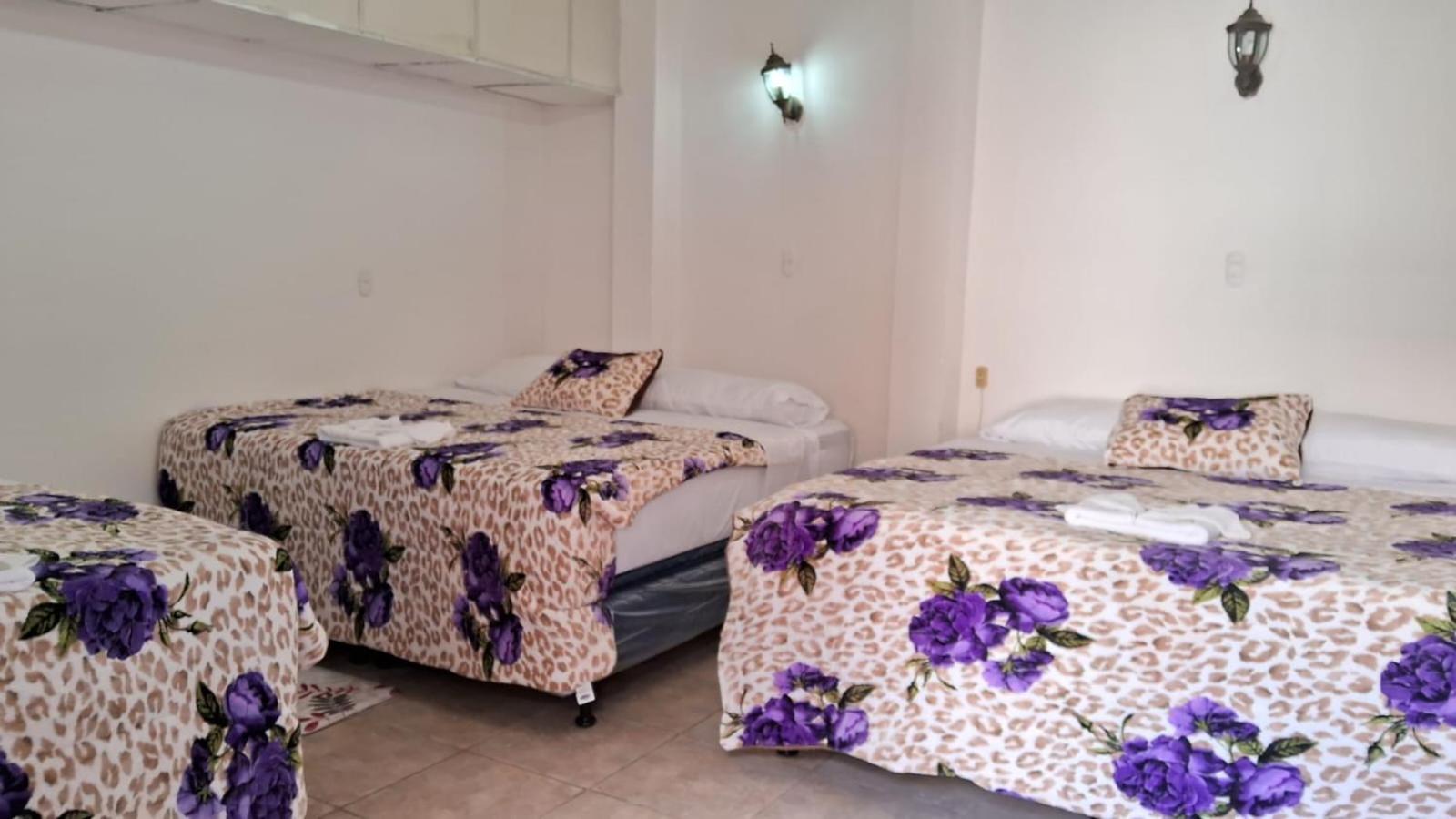 Hotel Kamelot Parque Central Quetzaltenango Exteriör bild