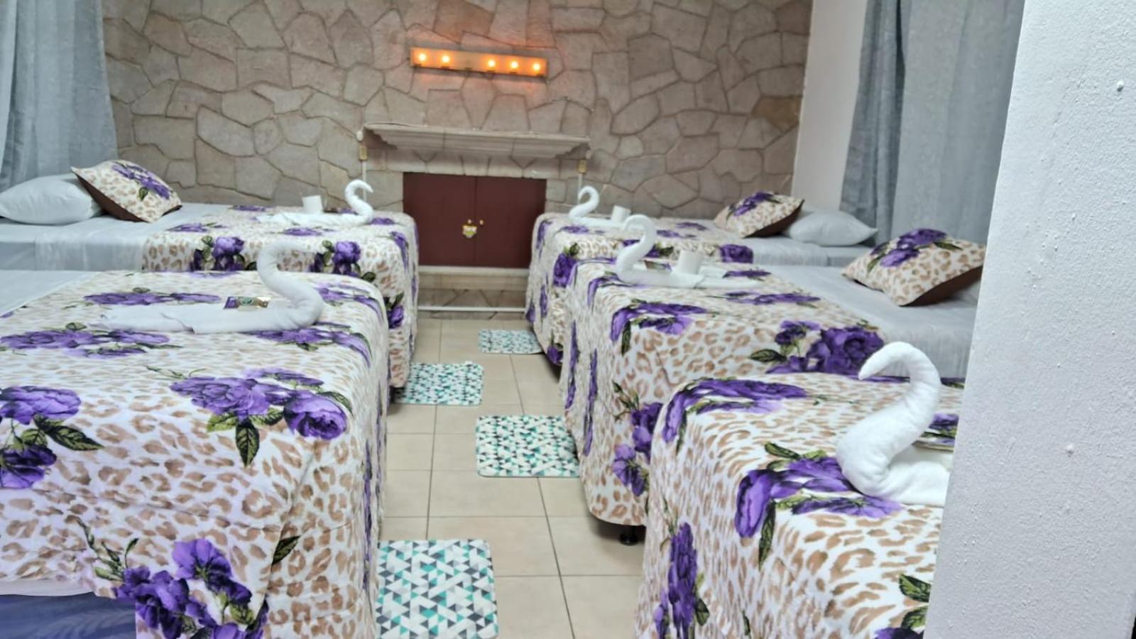 Hotel Kamelot Parque Central Quetzaltenango Exteriör bild