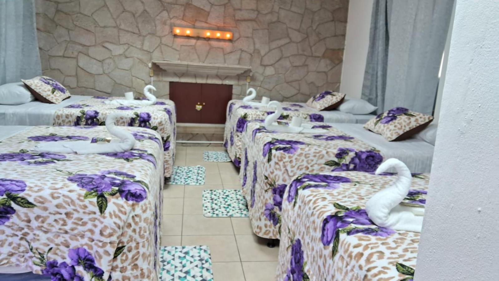 Hotel Kamelot Parque Central Quetzaltenango Exteriör bild